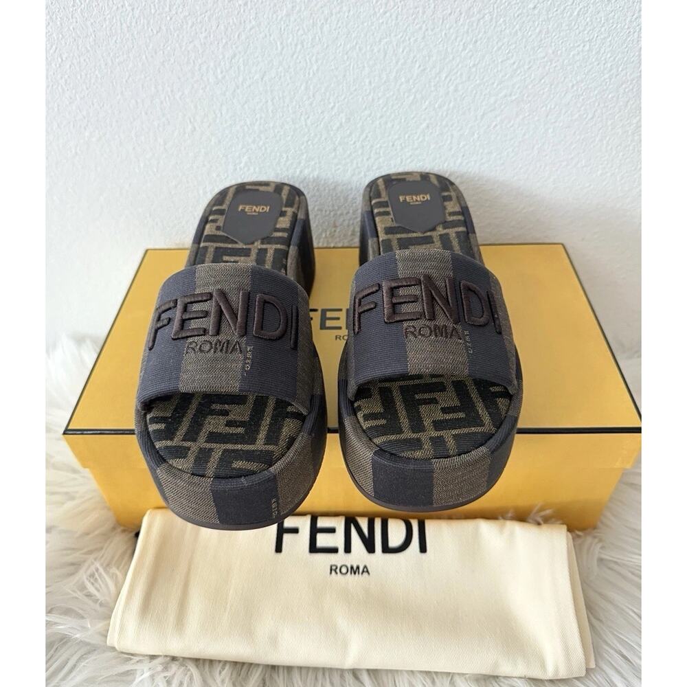 Fendi Sunshine Flatform Platform FF Logo Jacquard Baguette Feel Slides 37.5
